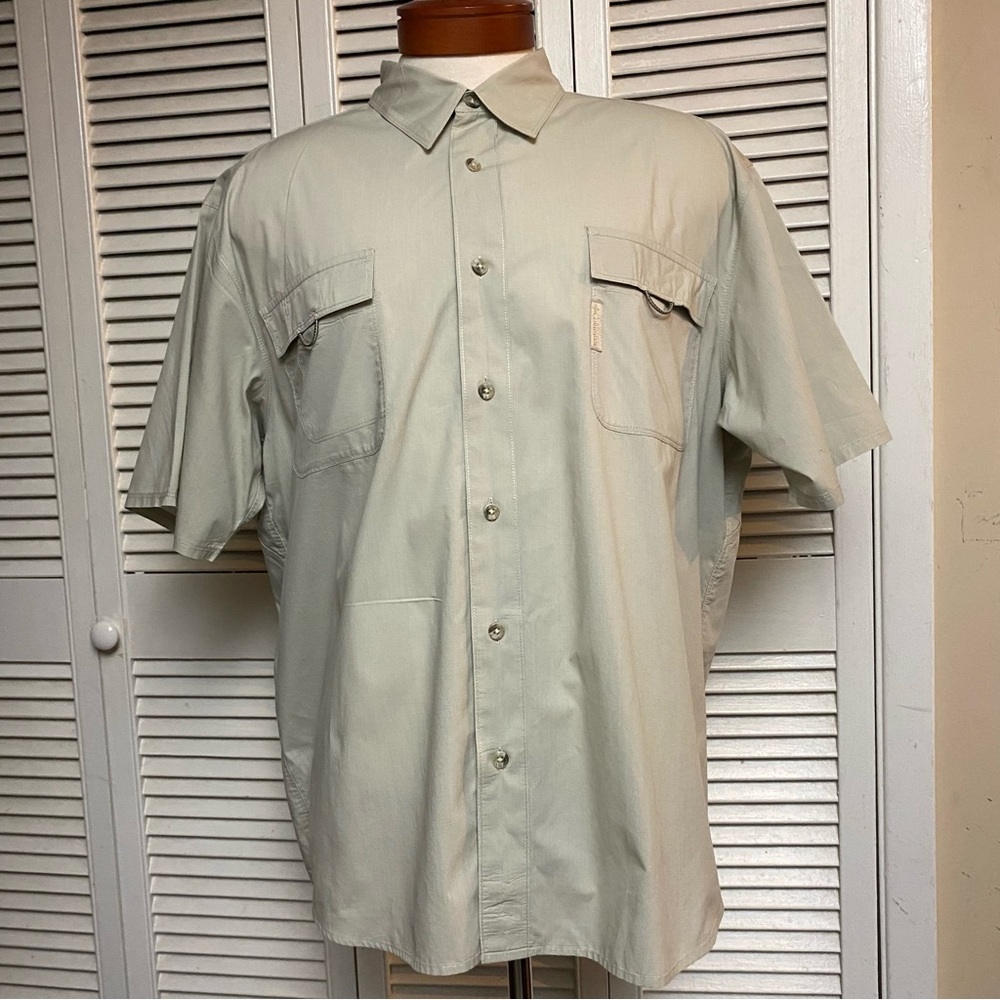 Columbia XCO Size XL Tan Short Sleeve Button Down